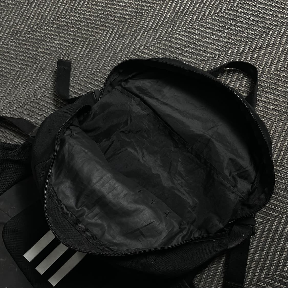 아디다스 삼선 스트라이프 디테일 백팩 블랙y 4778 상품이미지5