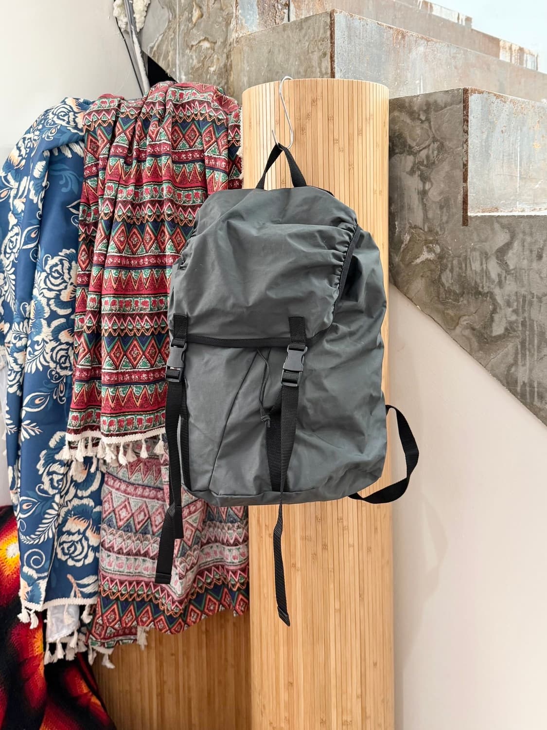 mhl 그레이 나일론 버클 백팩 상품이미지1