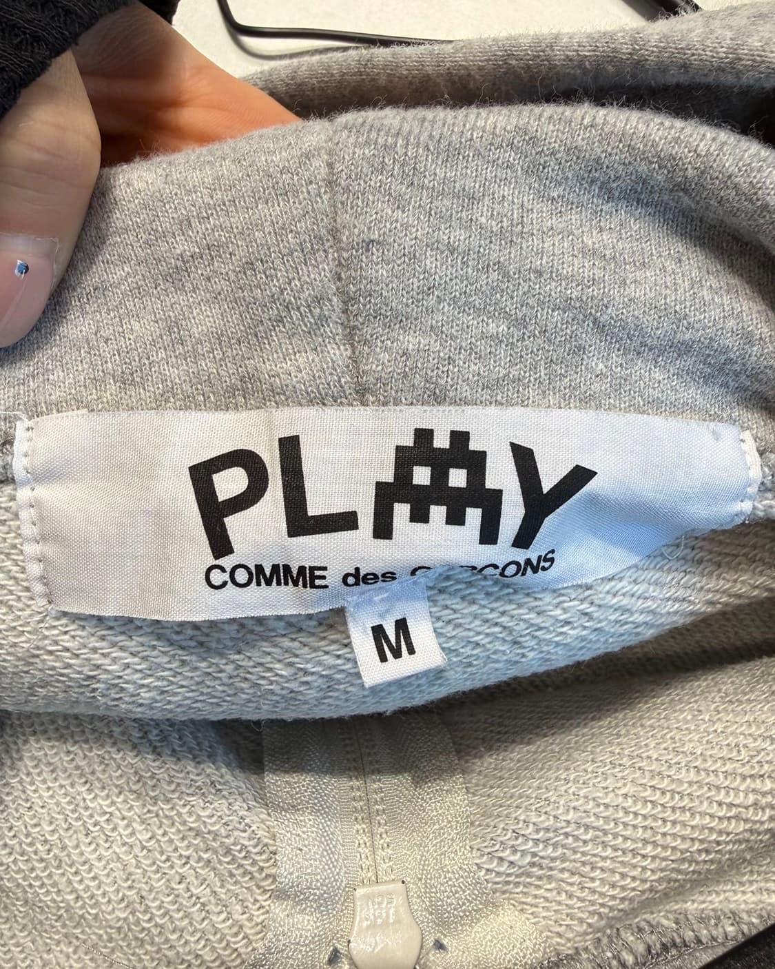 꼼데가르송 플레이 그레이 픽셀 하트 와펜 후드 집업  상품이미지8