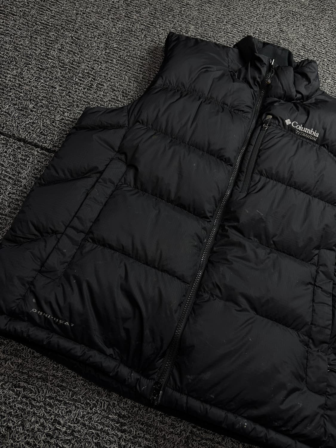 컬럼비아 USA 티타늄 옴니히트 다운 베스트 블랙 1882 상품이미지3