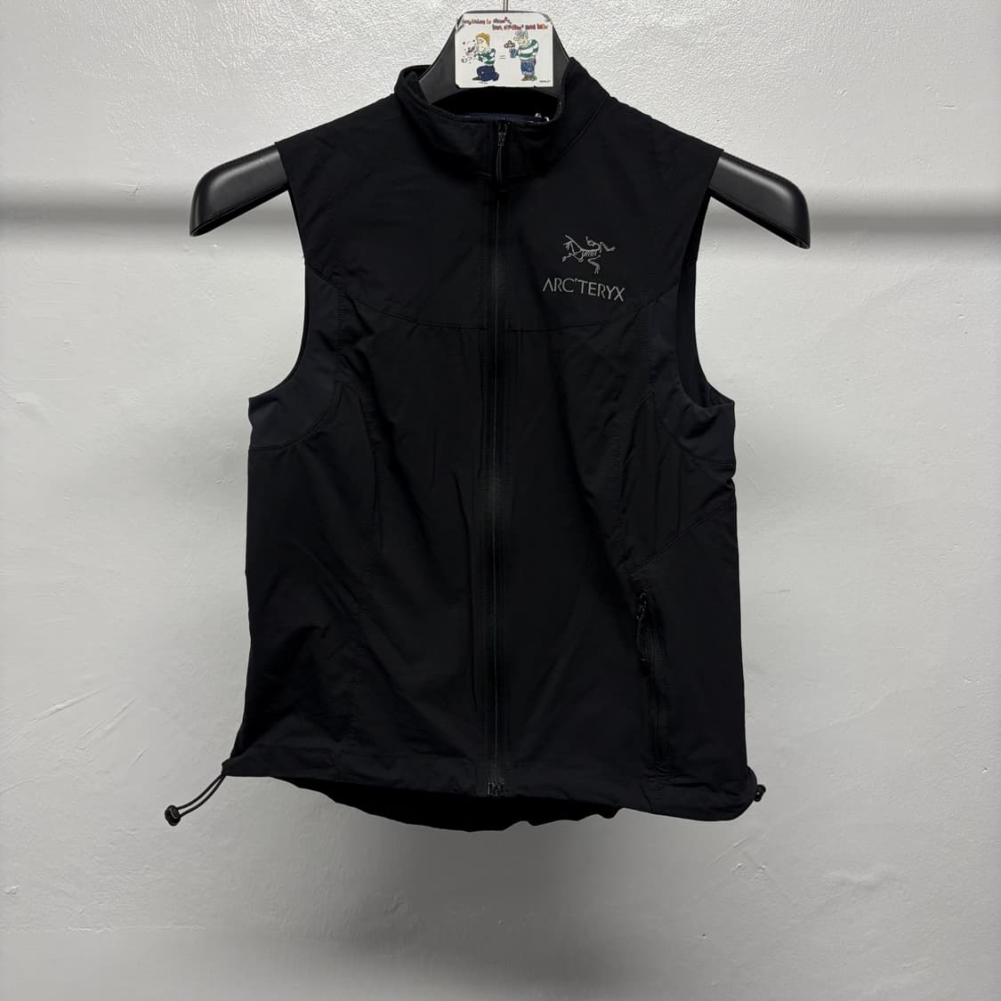 아크테릭스 경량 베스트 상품이미지1