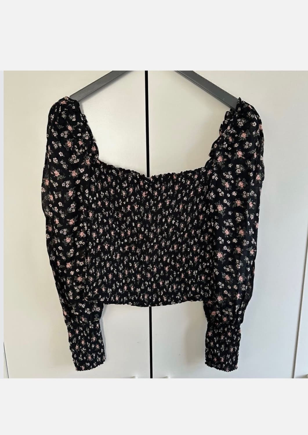 리포메이션 고윤정 스퀘어 플라워 블라우스 상품이미지3