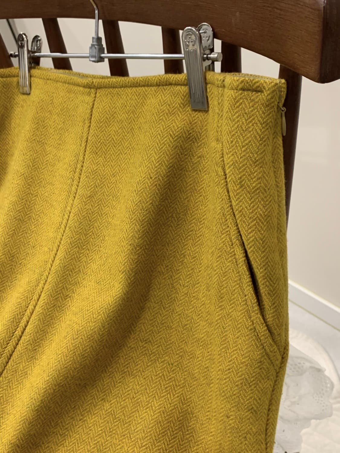 아브라함문 헤링본 트위드 H라인 머스타드 스커트 상품이미지3