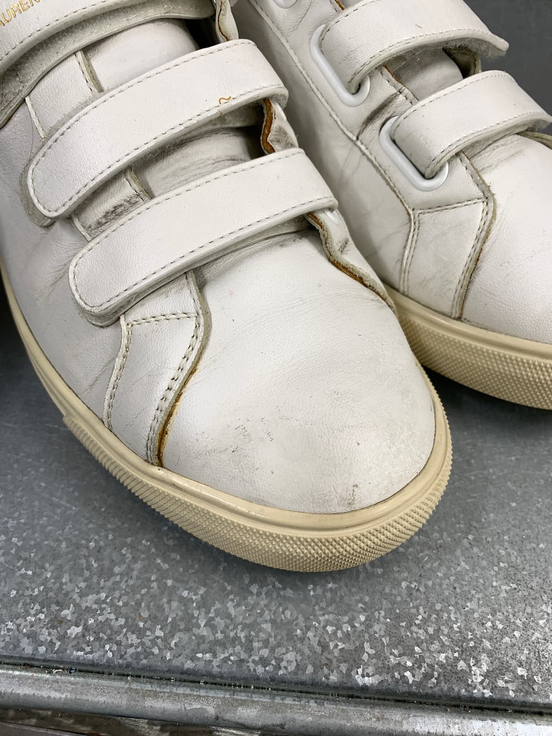 생로랑 레더 벨크로 스니커즈 화이트 42(270) 상품이미지4