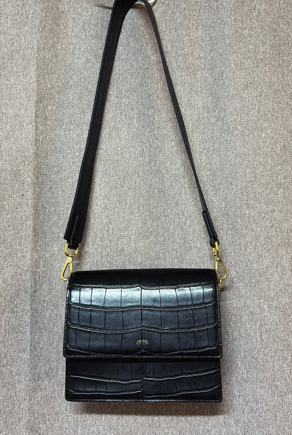 JW PEI 블랙 크로커 미니 크로스백 상품이미지4