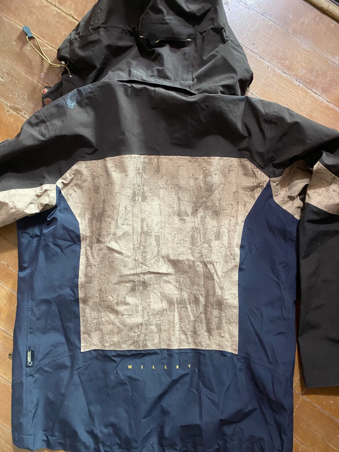 밀레 남성 고어텍스 바람막이 100 상품이미지8