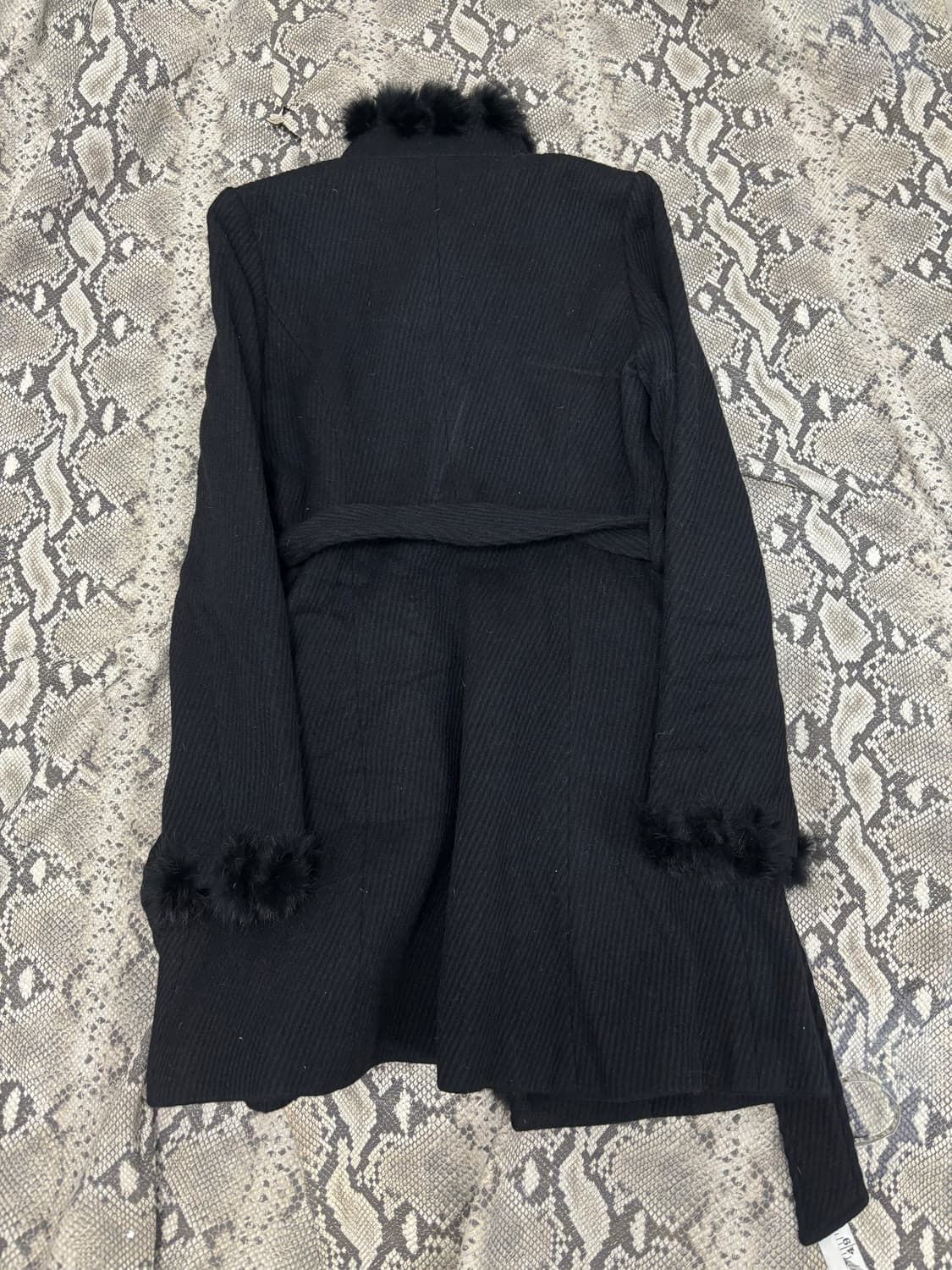 Minimal Design Fur&Button Detail Coat  상품이미지9