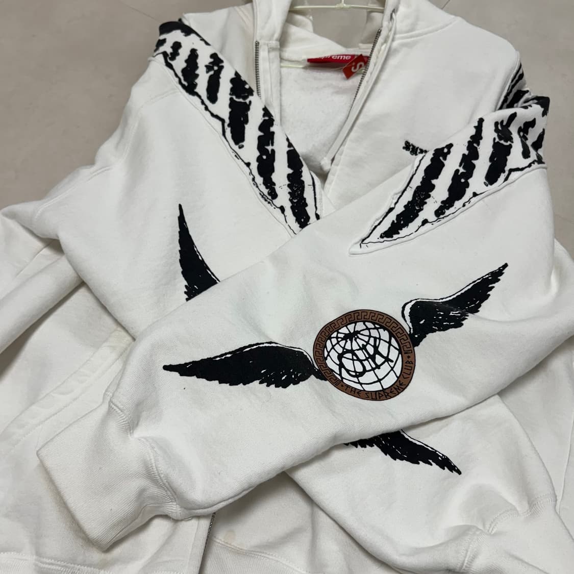 슈프림 윙스 집업 후드 스웨트셔츠 화이트 25FW 상품이미지4