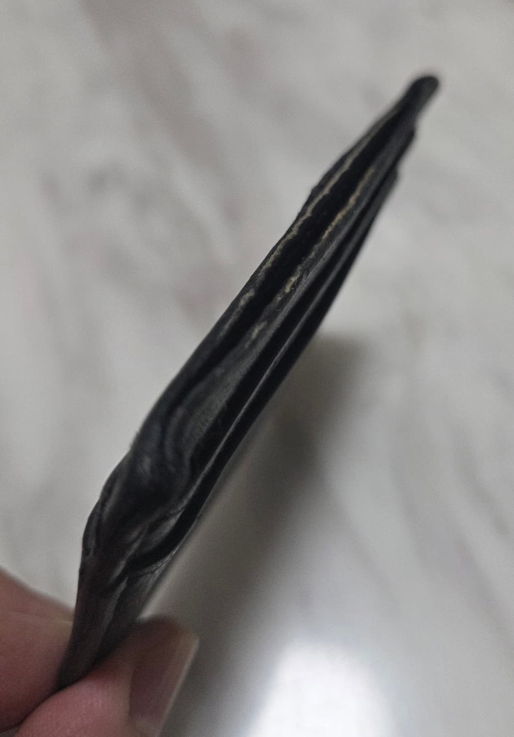 생로랑 모노그램 크로커다일 카드홀더 상품이미지8