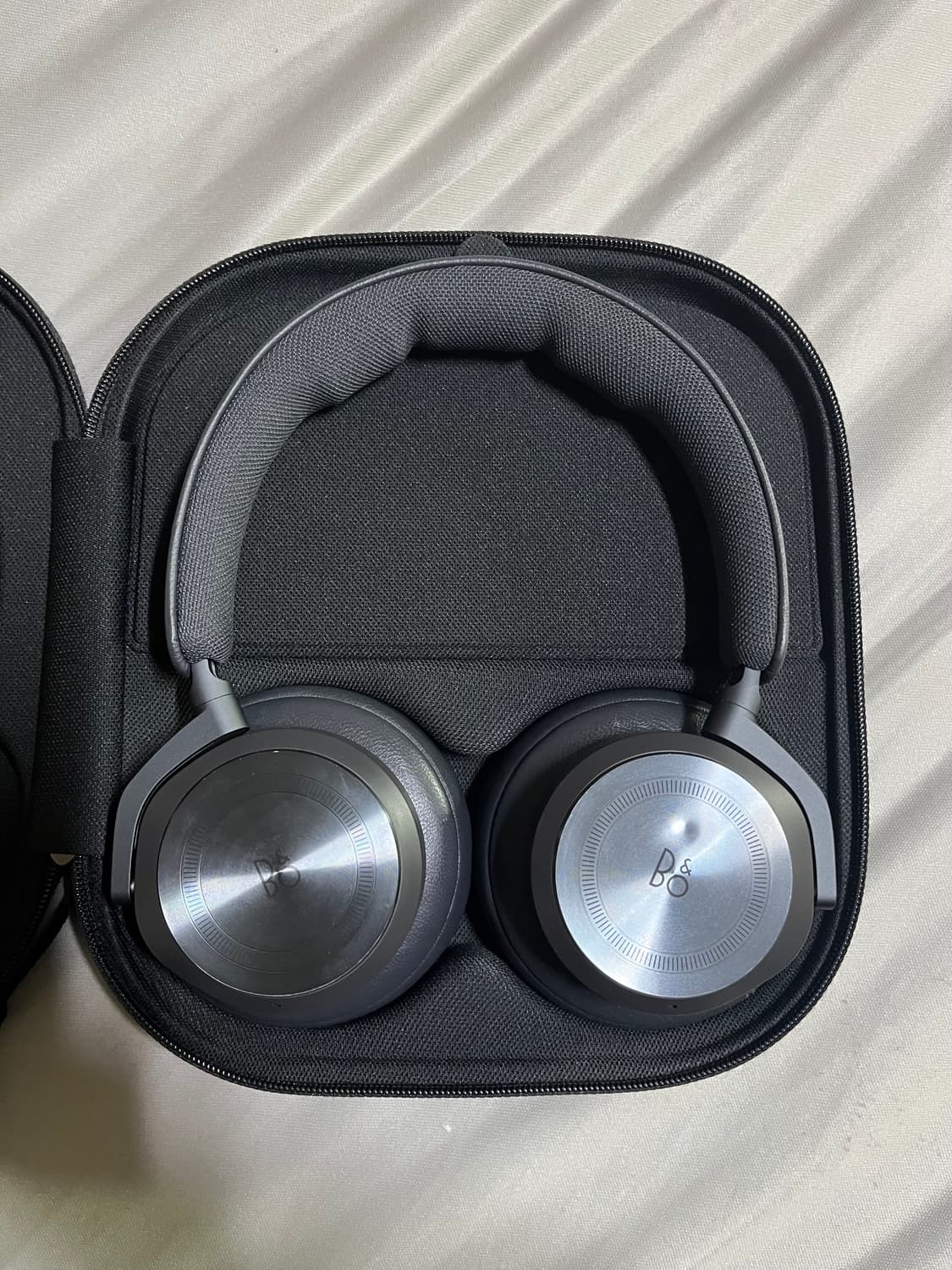 뱅앤올룹슨 hx 블랙 판매합니다. 상품이미지2