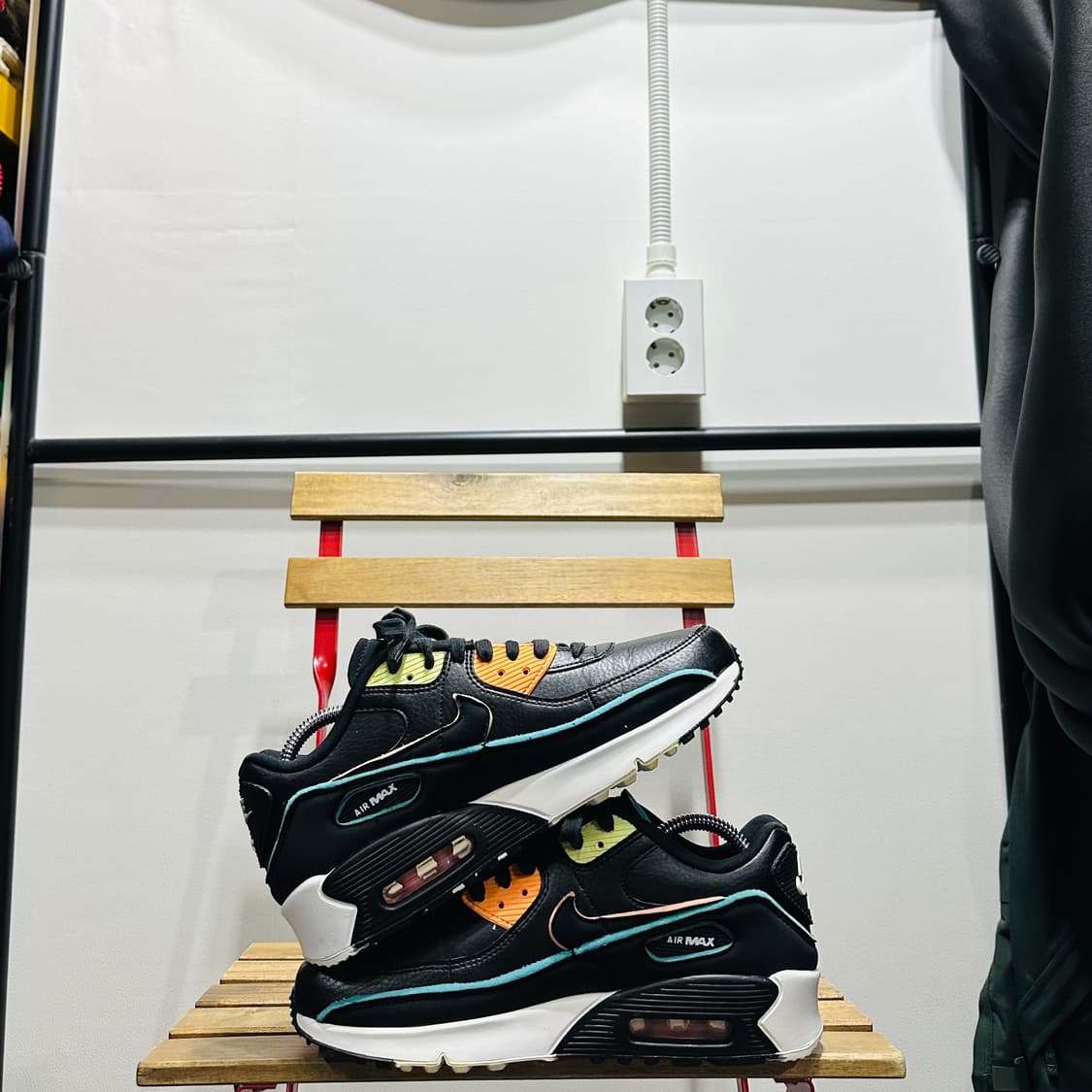 250) 나이키 운동화 남녀공용 신발 에어맥스 90 블랙 형광 GS 상품이미지7