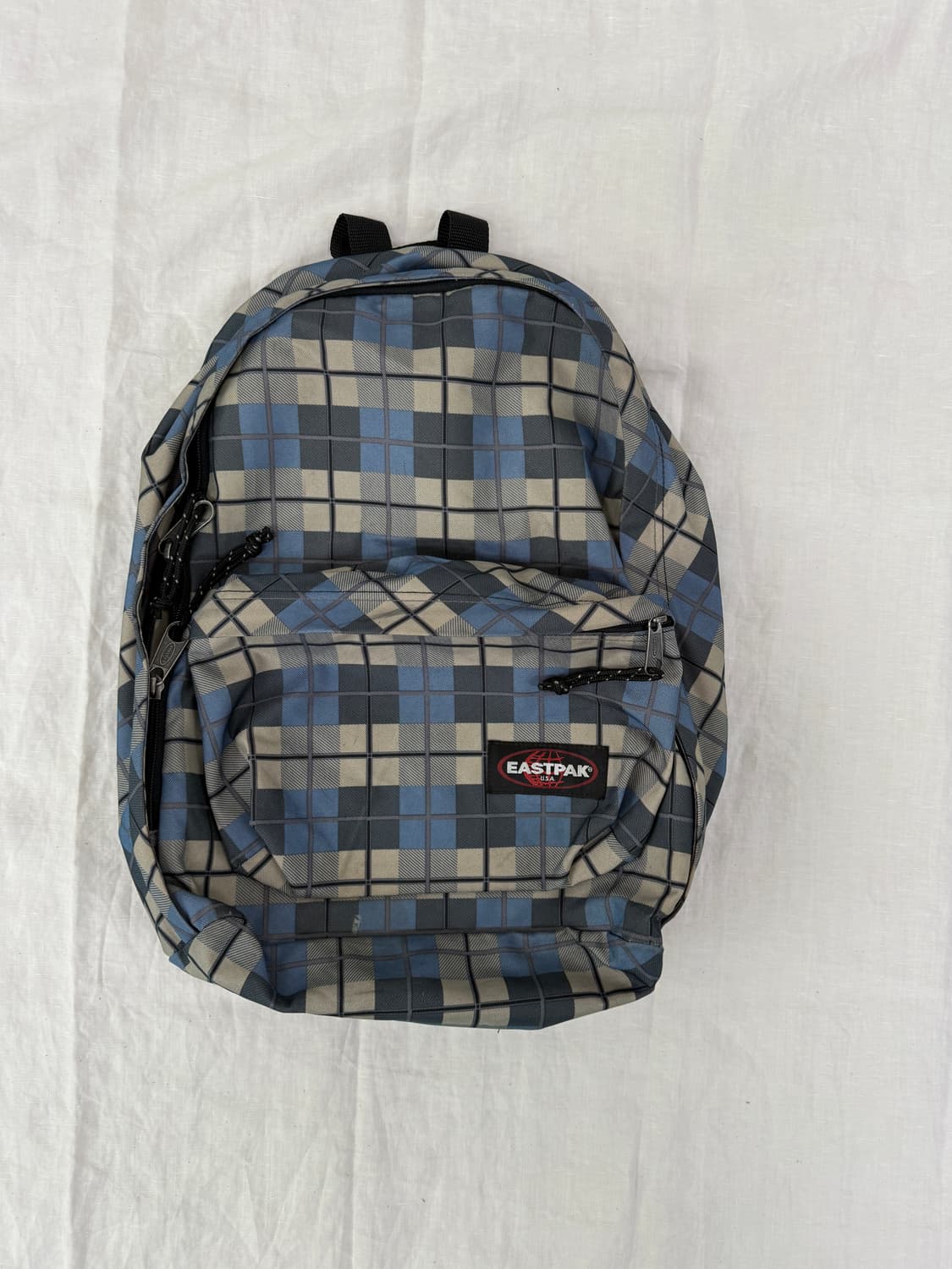 Eastpak 이스트팩 체크 백팩 상품이미지1