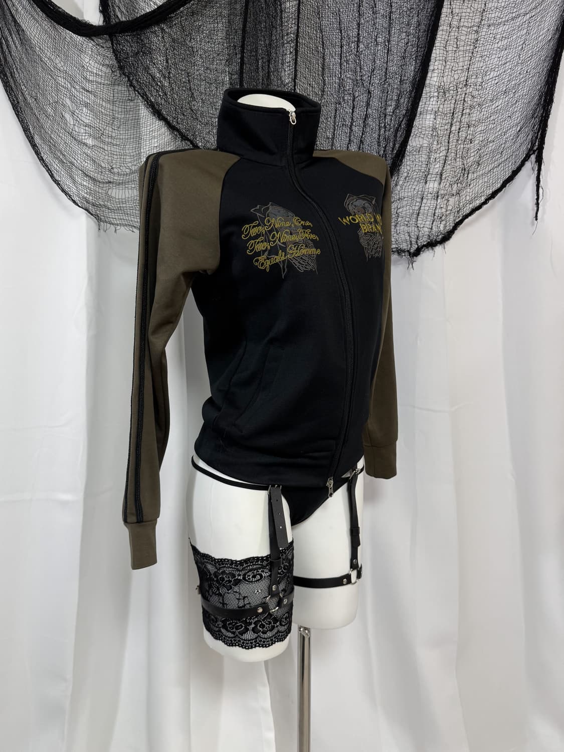 khaki printing zip up 상품이미지2