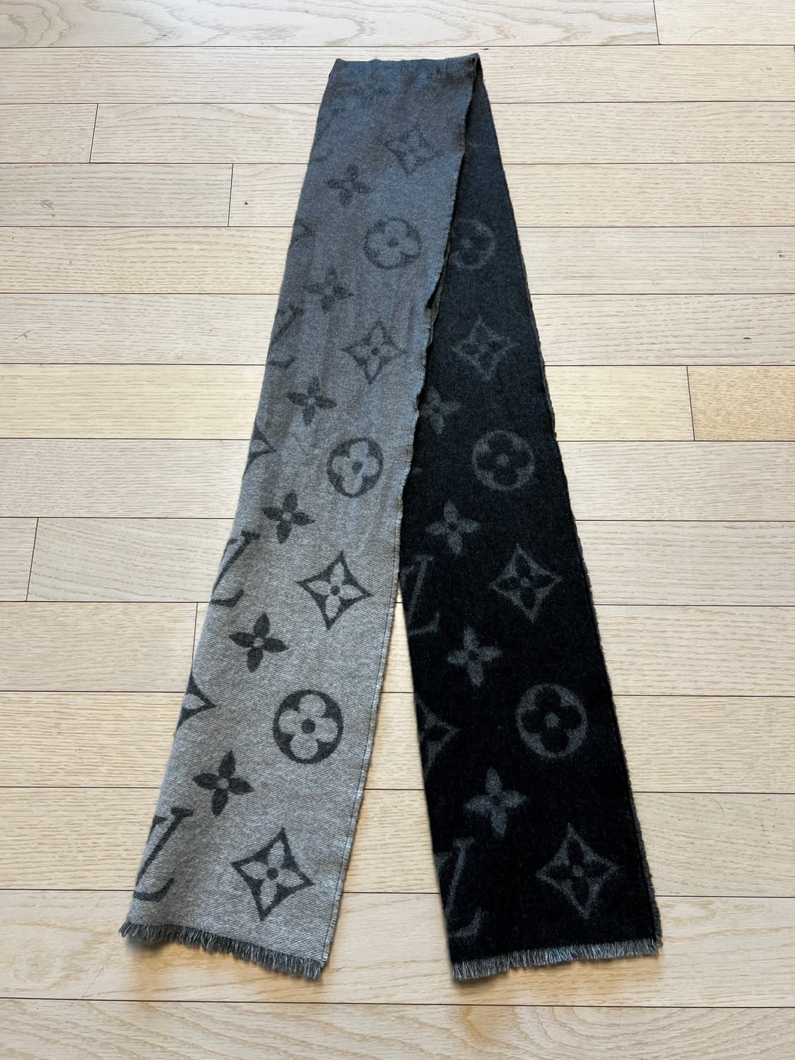 루이비통 모노그램 Dawn to Dusk 머플러 상품이미지9