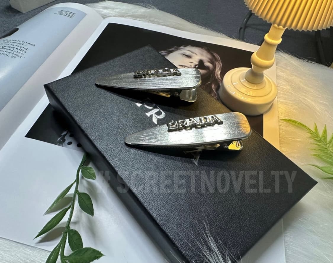 프라다 실버 헤어핀 (개당가격) 상품이미지5