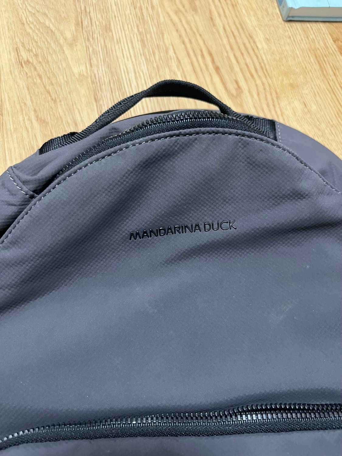 만다린 덕 그레이 백팩 가방 상품이미지2