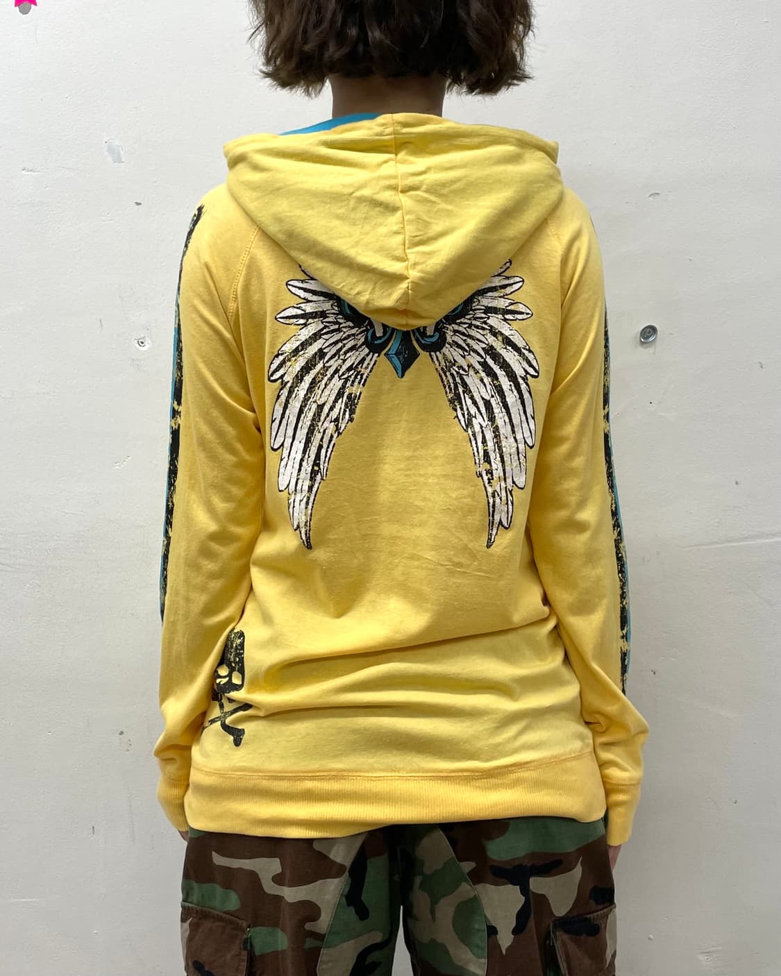 Skull heart, wings, yellow hoodie 상품이미지3