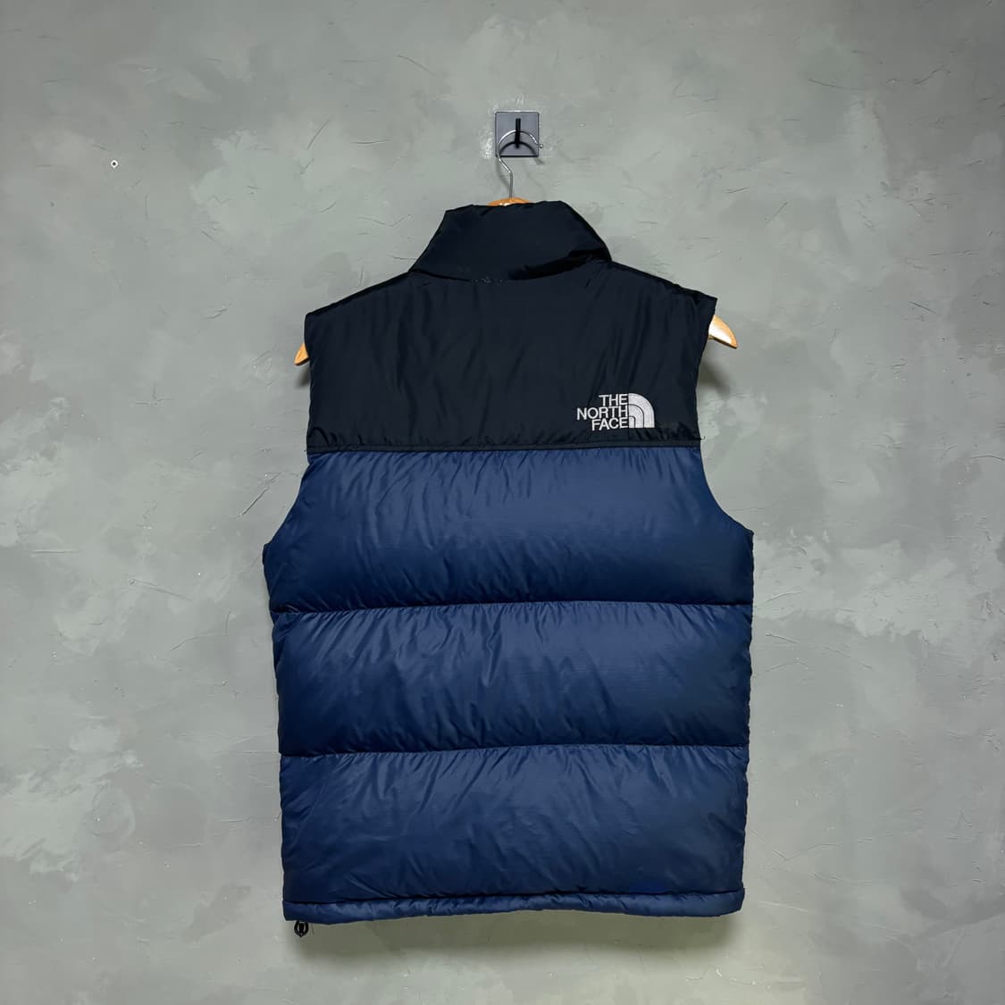 노스페이스 눕시 700 구스다운 패딩 조끼 네이비 상품이미지4