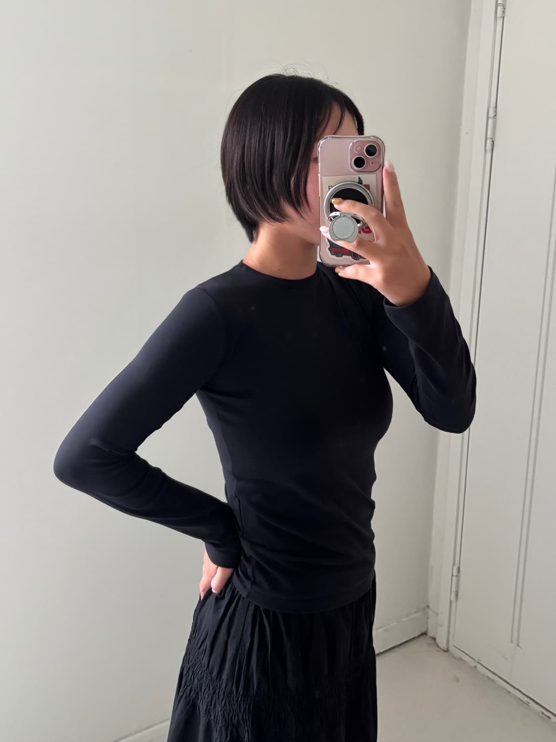 띠어리 블랙 롱슬리브 상품이미지1