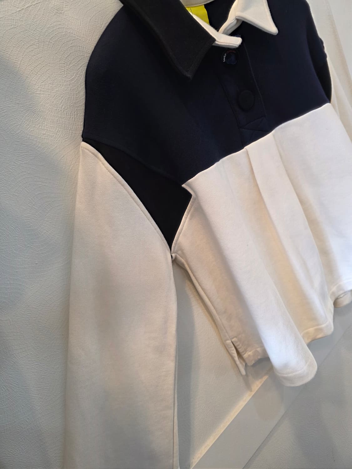 럭키슈에뜨 크롭기장 배색  티셔츠 상품이미지4