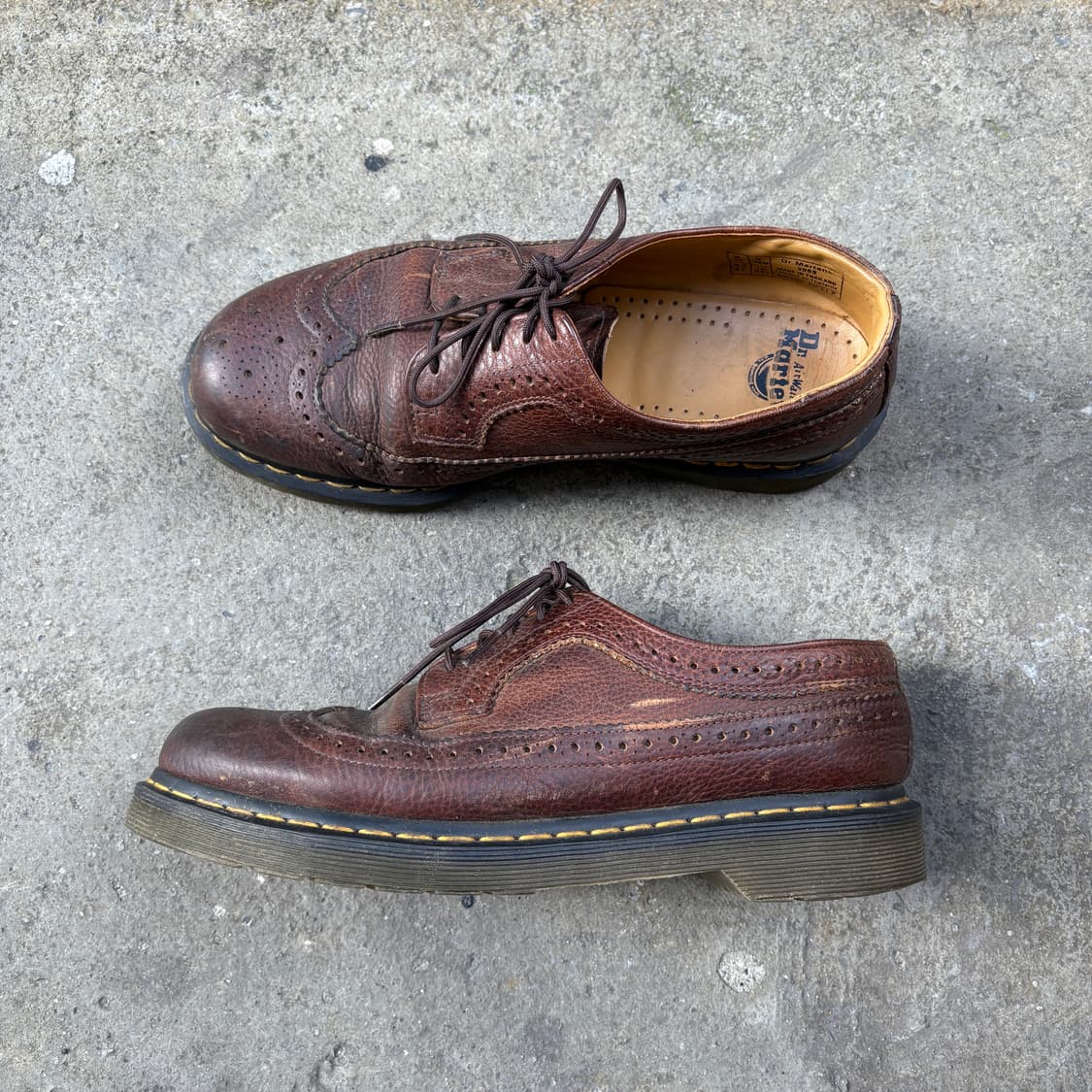 Dr. Martens 닥터마틴 윙팁 로퍼 (270) 상품이미지1