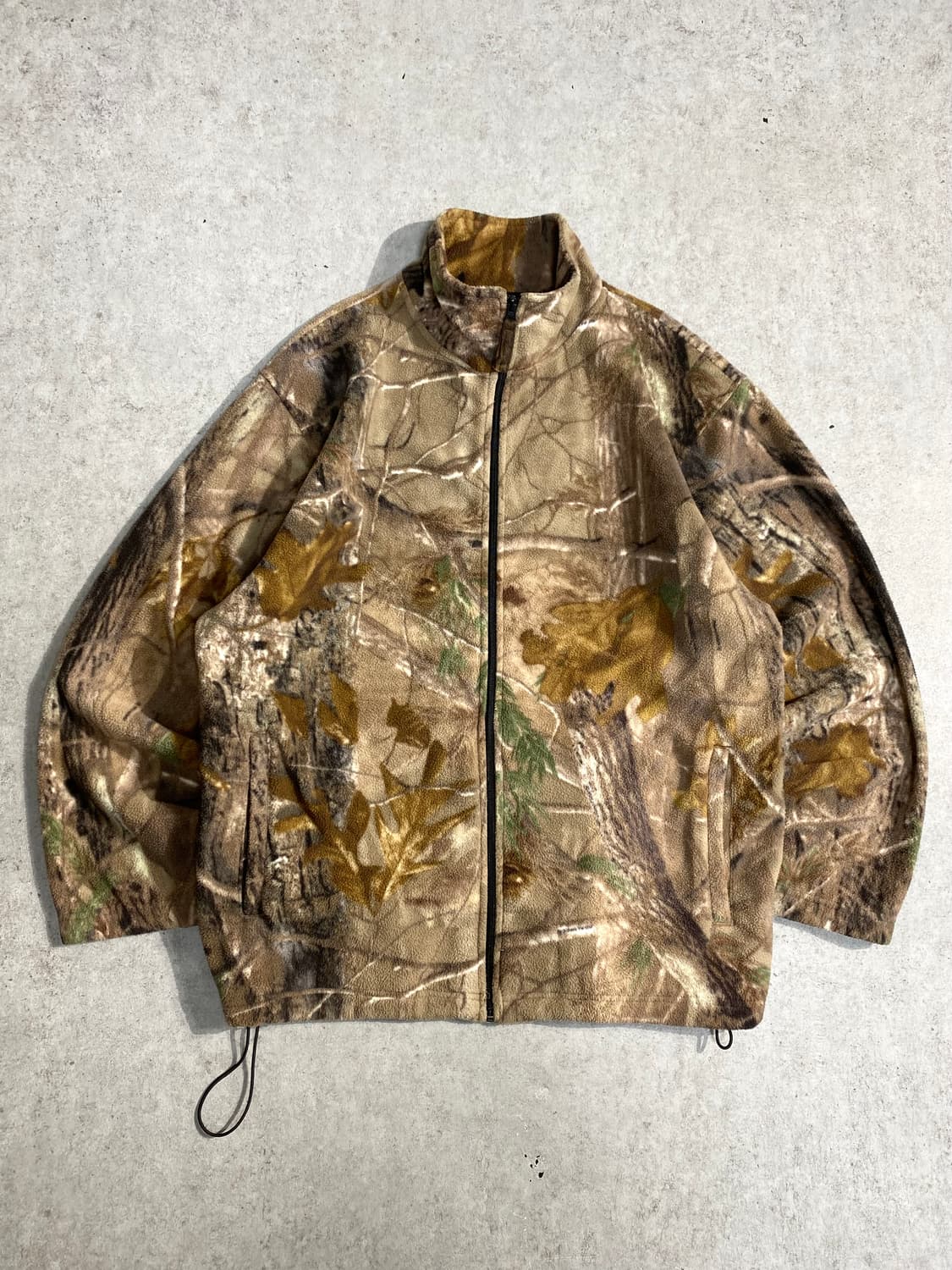 [L] Wallo 리얼트리 패턴 플리스 집업 자켓 상품이미지1