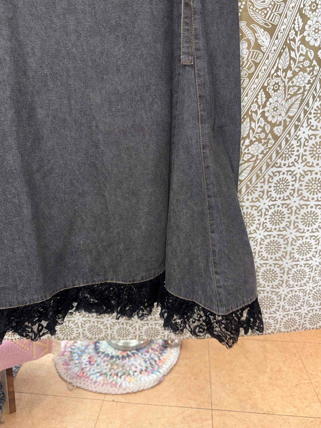 여성 레이스 디테일 흑청 데님스커트 상품이미지4