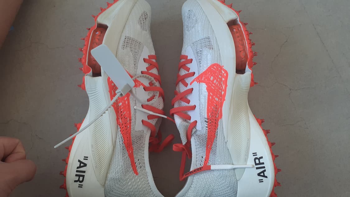 나이키오프화이트 에어줌템포 넥스트 솔라레드 280 상품이미지5