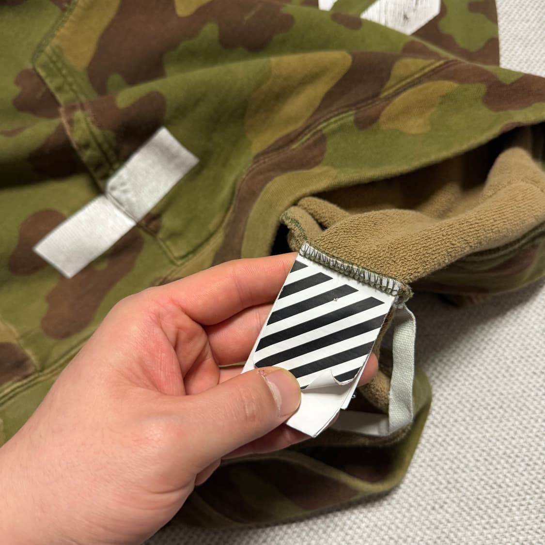 OFF-WHITE 오프화이트 17fw 그린 카모 에로우 오버 후디 상품이미지4