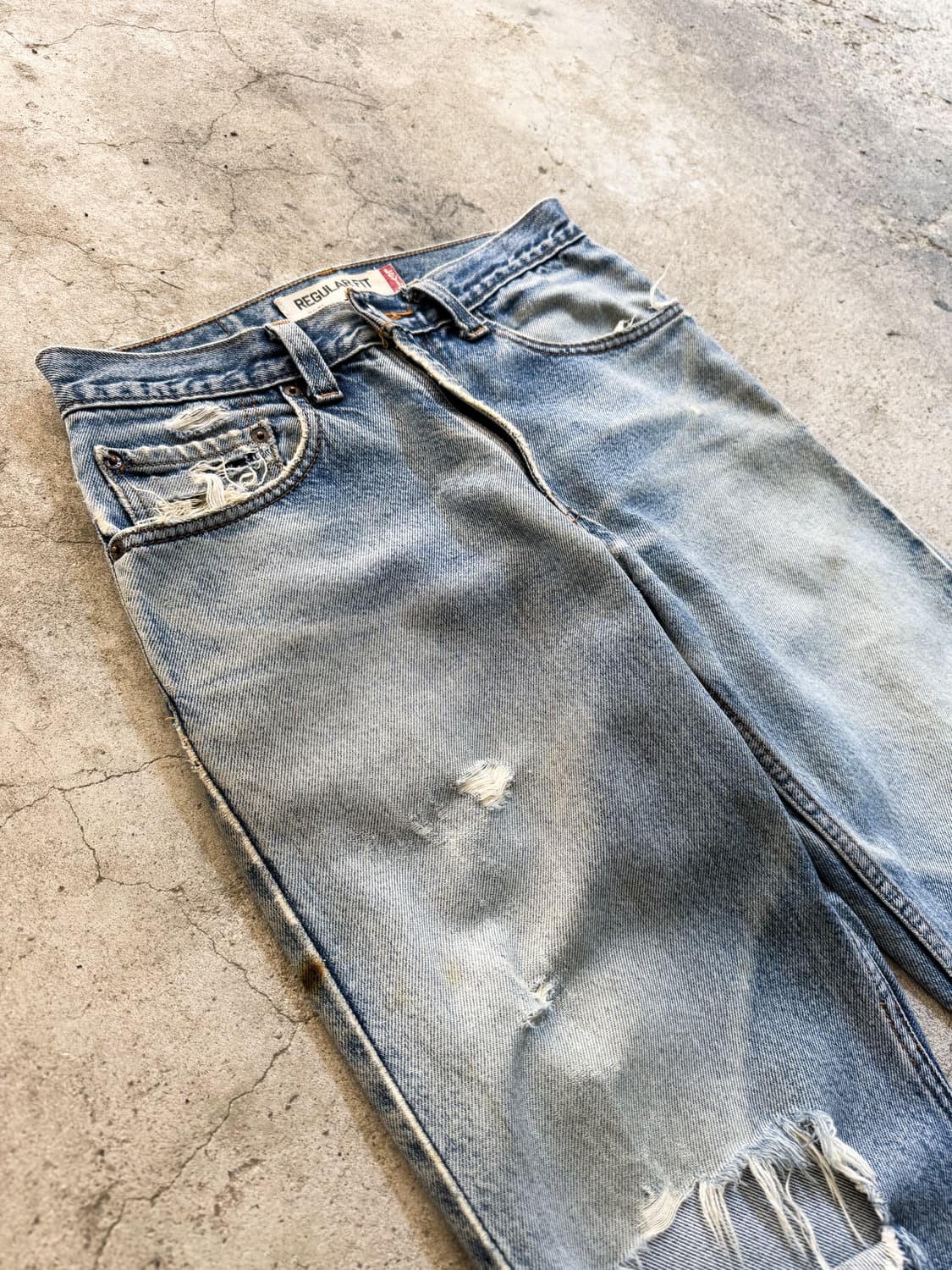 Vintage Levi’s 505 Distressed Denim Pant 상품이미지4