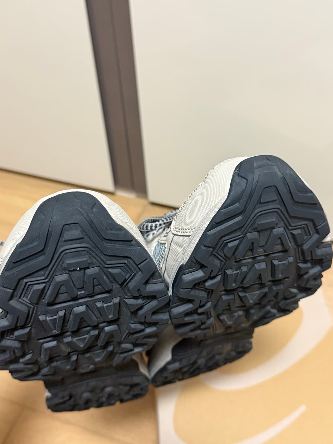 아식스 젤 벤쳐 6 페더 그레이 블랙 275 상품이미지6