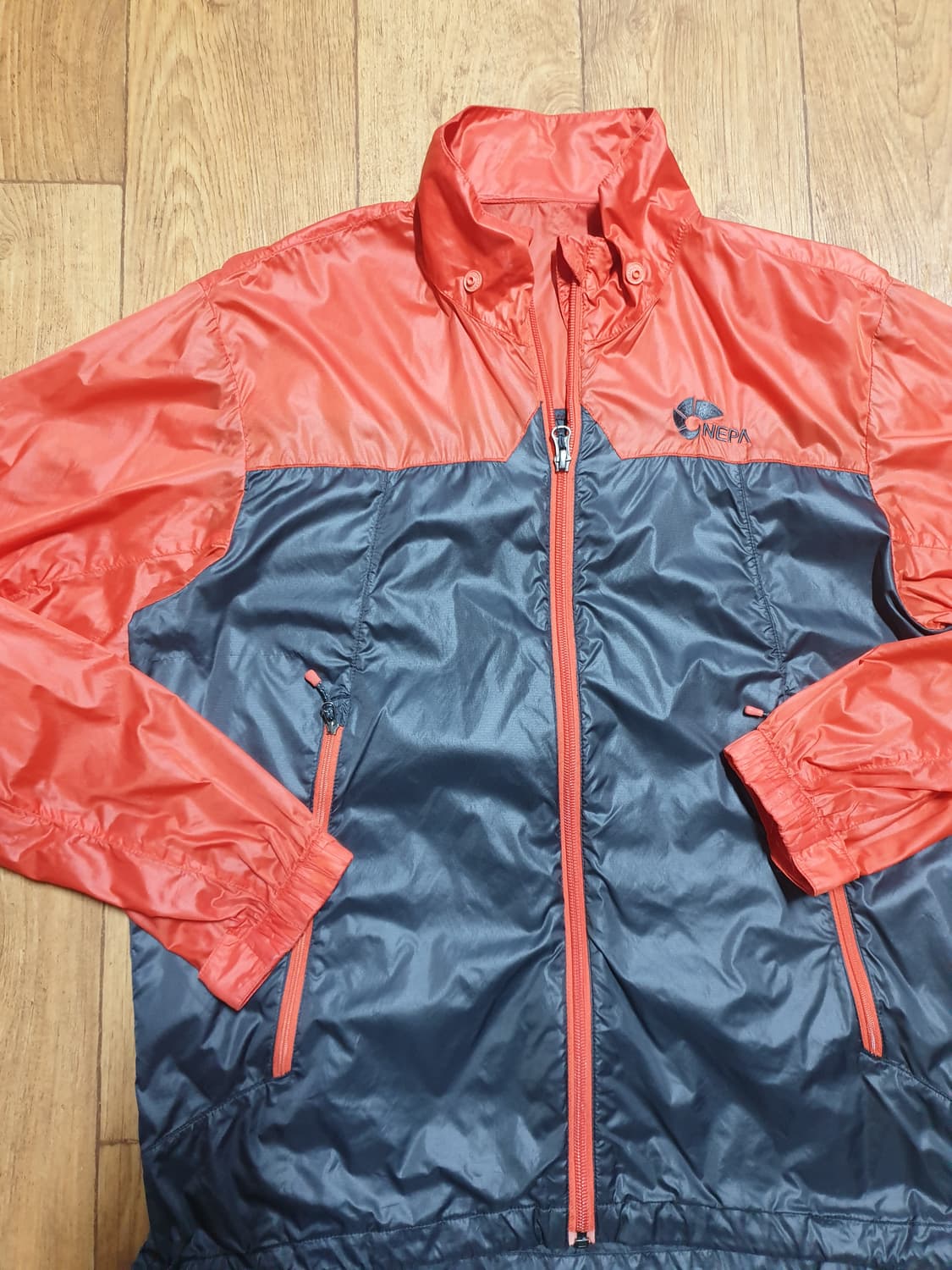 1155 네파 아웃도어 바람막이 95 사이즈입니다 상품이미지4