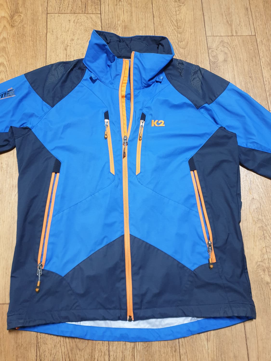 1203 k2 아웃도어 바람막이 95 사이즈입니다 상품이미지1
