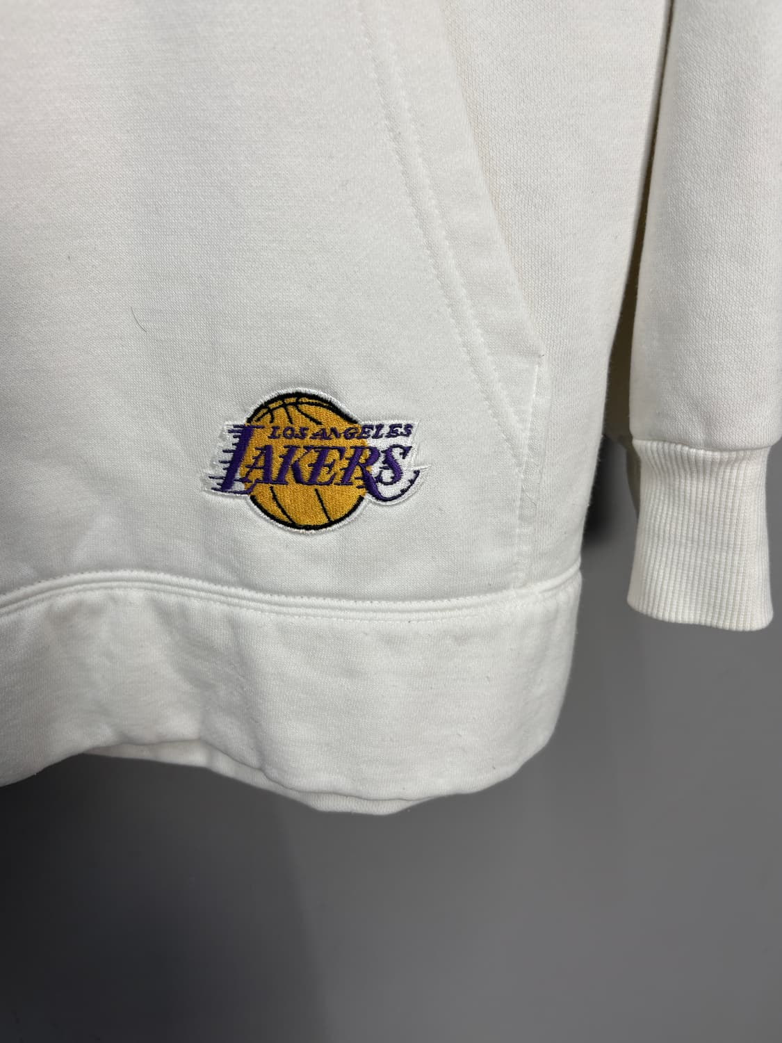 나이키 LA 레이커스 센터 스우시 화이트 후드티 A3662 상품이미지4