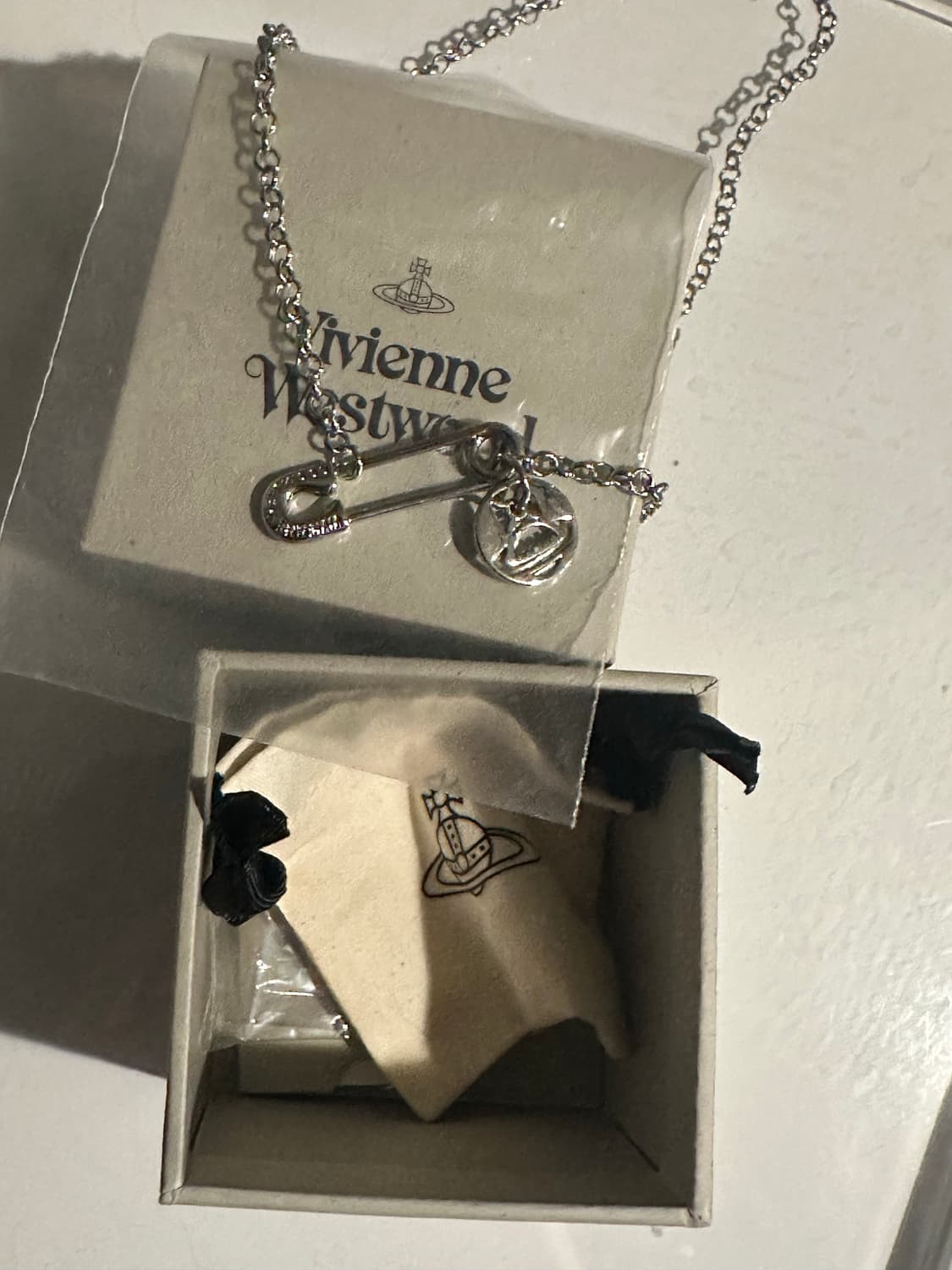 비비안웨스트우드 이모진 클립 목걸이 상품이미지1