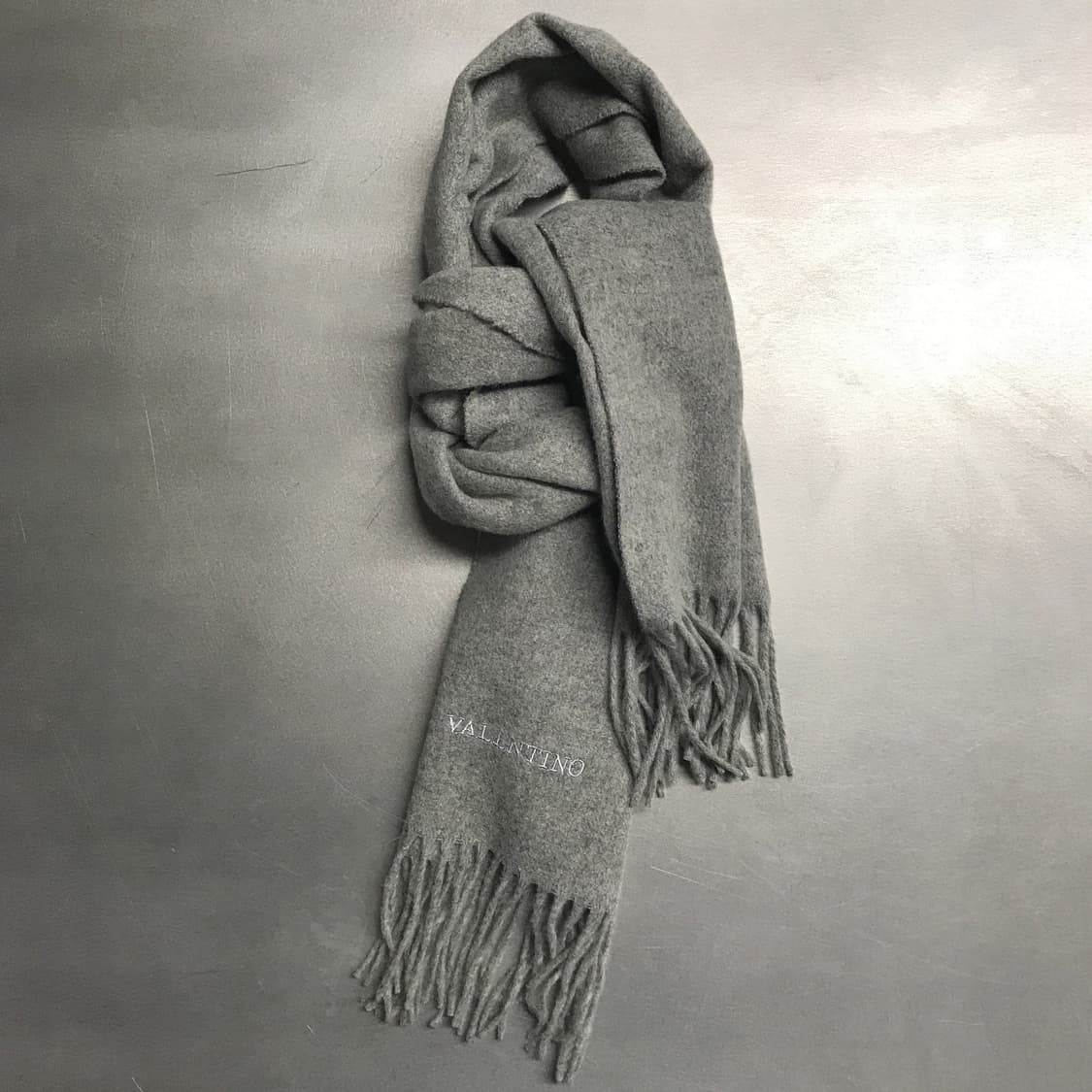 발렌티노 그레이 머플러 상품이미지1