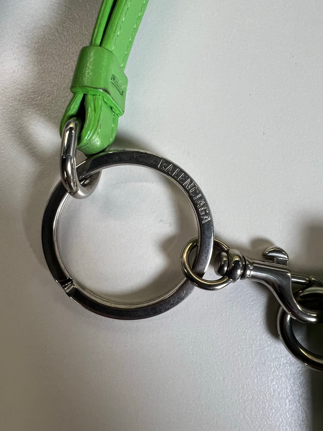 발렌시아가 지퍼 키링 카드지갑 라임그린 상품이미지4