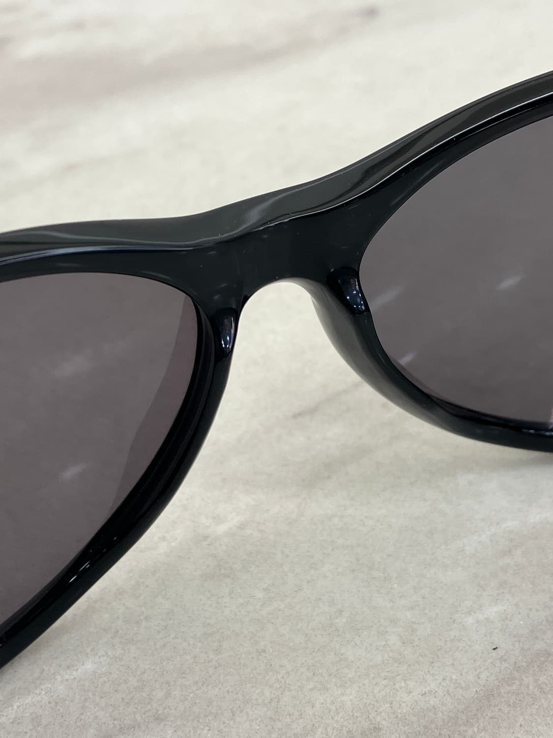 로에베 LOEWE 블랙 오벌 선글라스 상품이미지4