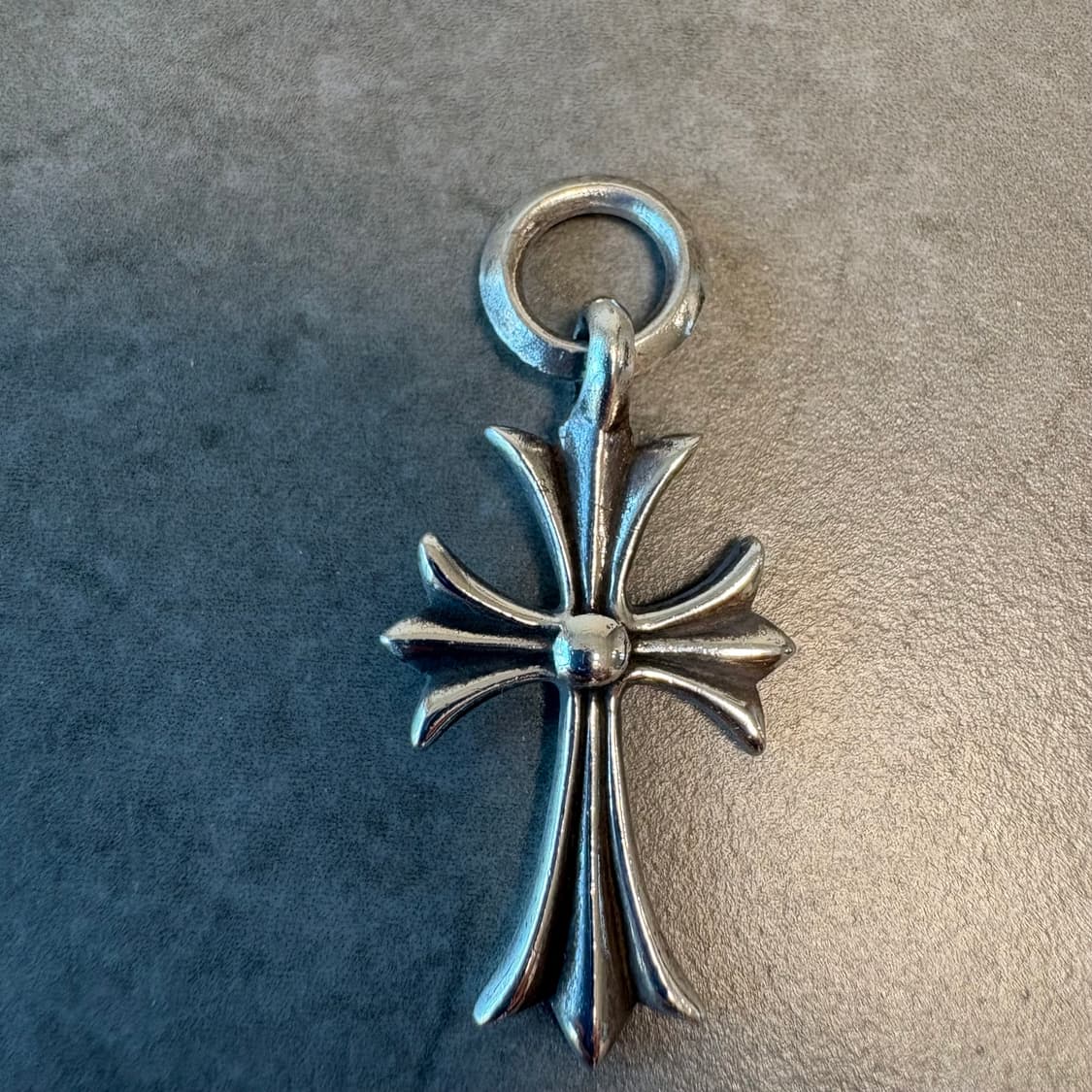 크롬하츠 타이니 크로스 펜던트 상품이미지3