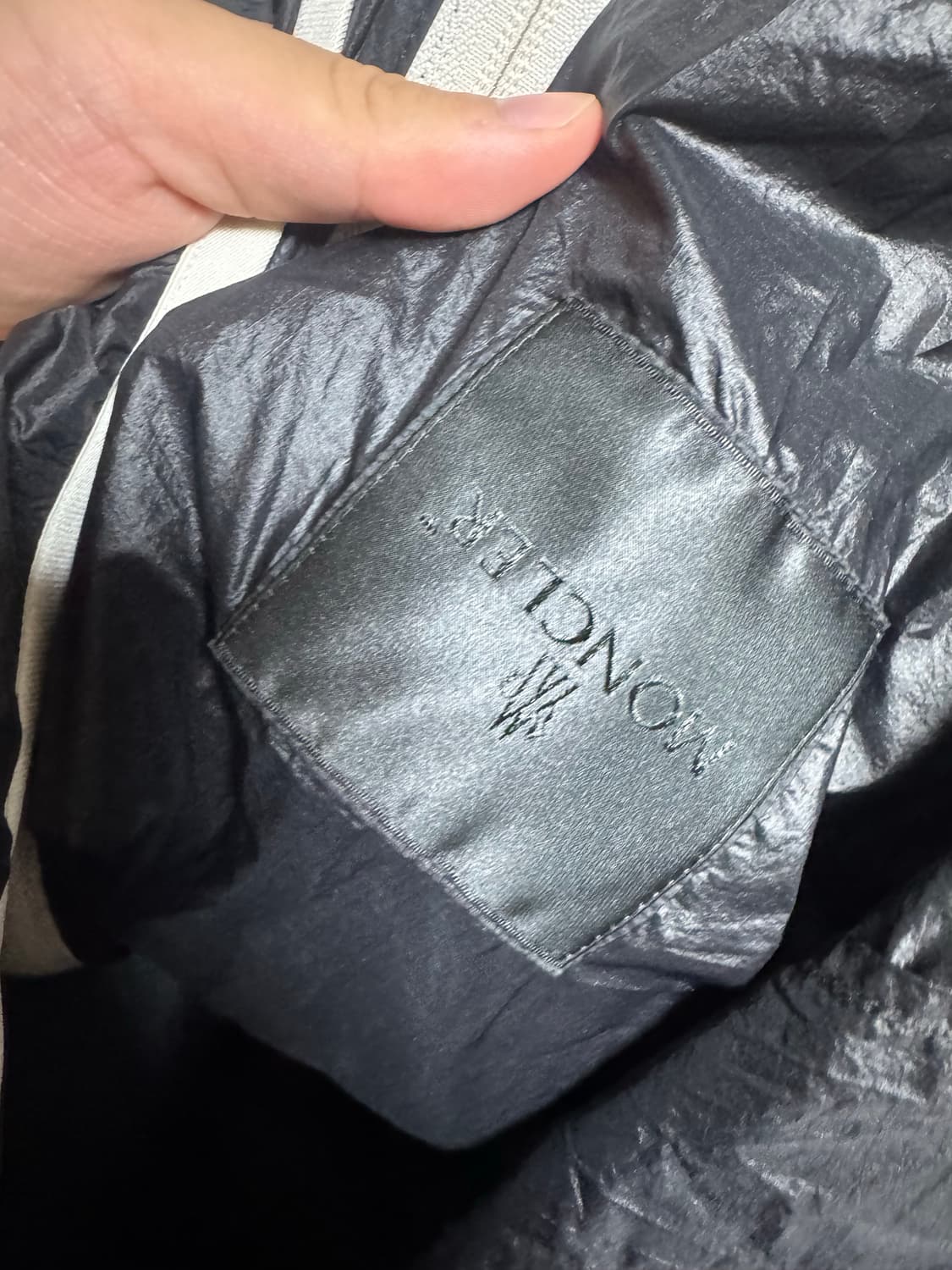 23ss 몽클레어 알제디 바람막이 3사이즈  상품이미지4