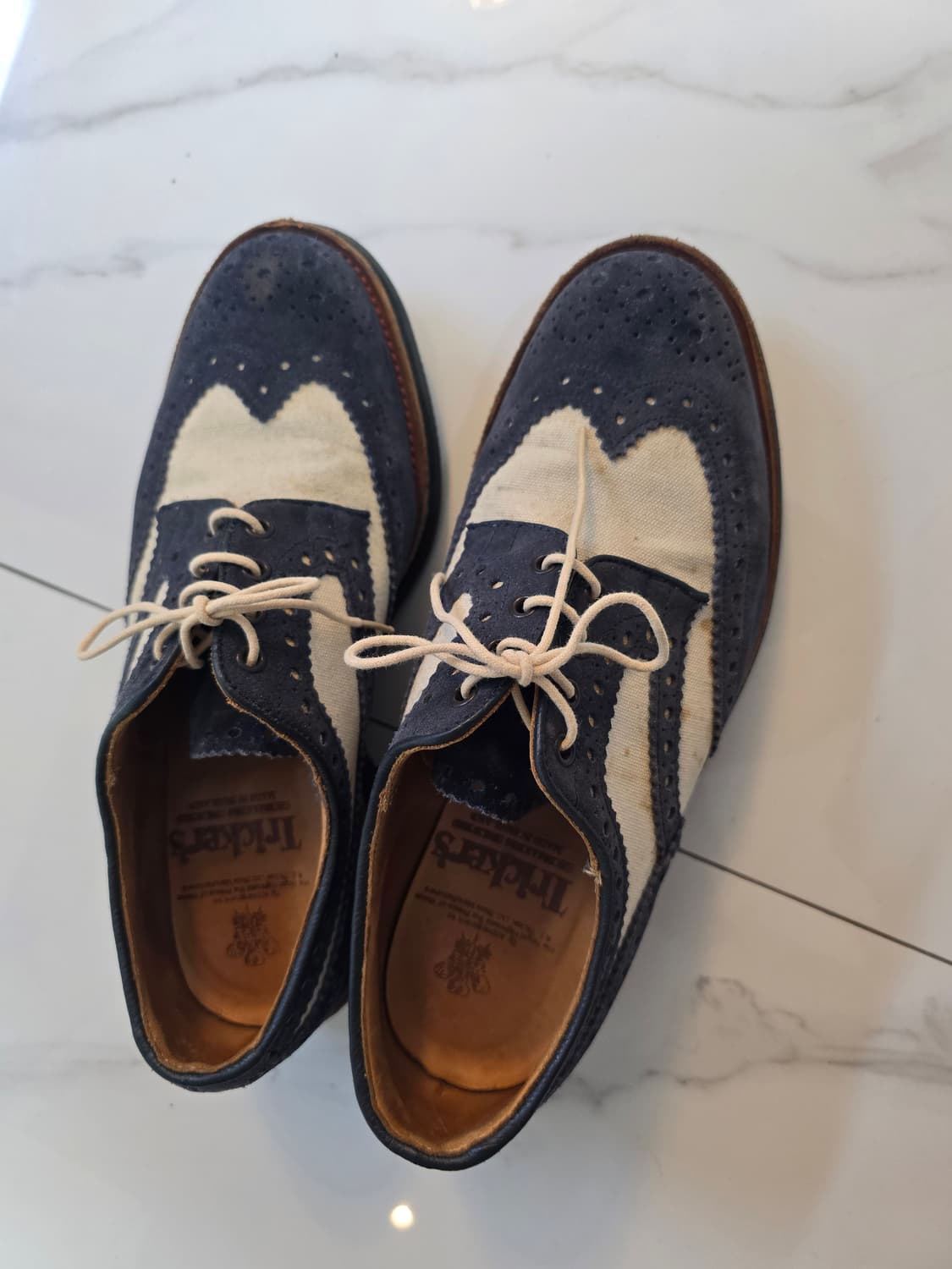 Tricker's 윙팁 브로그 슈즈 네이비/아이보리 상품이미지3