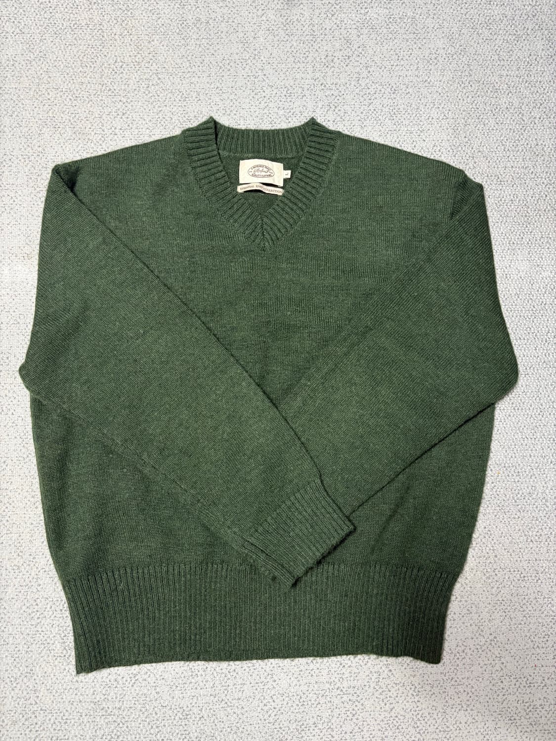 암피스트 브이넥 니트 상품이미지2