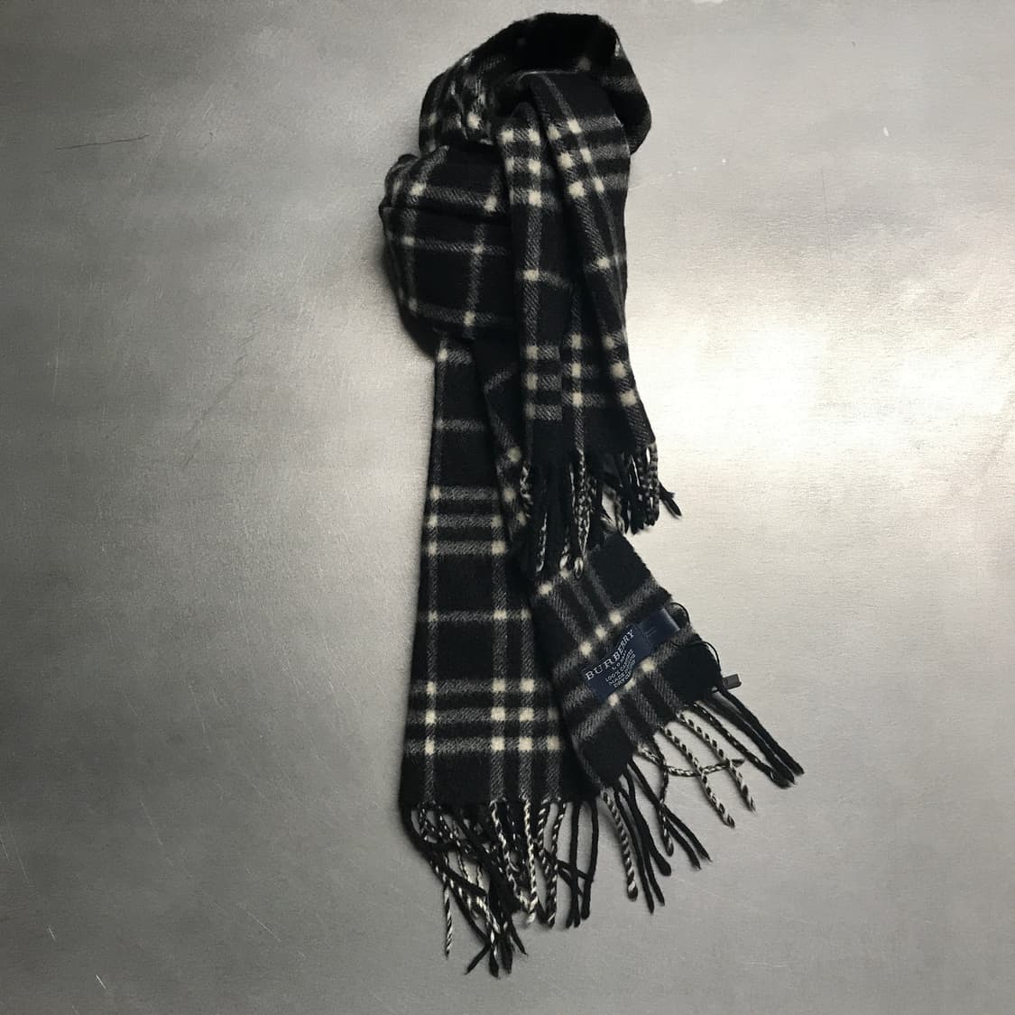 버버리 정품 캐시미어 머플러 블랙 상품이미지1