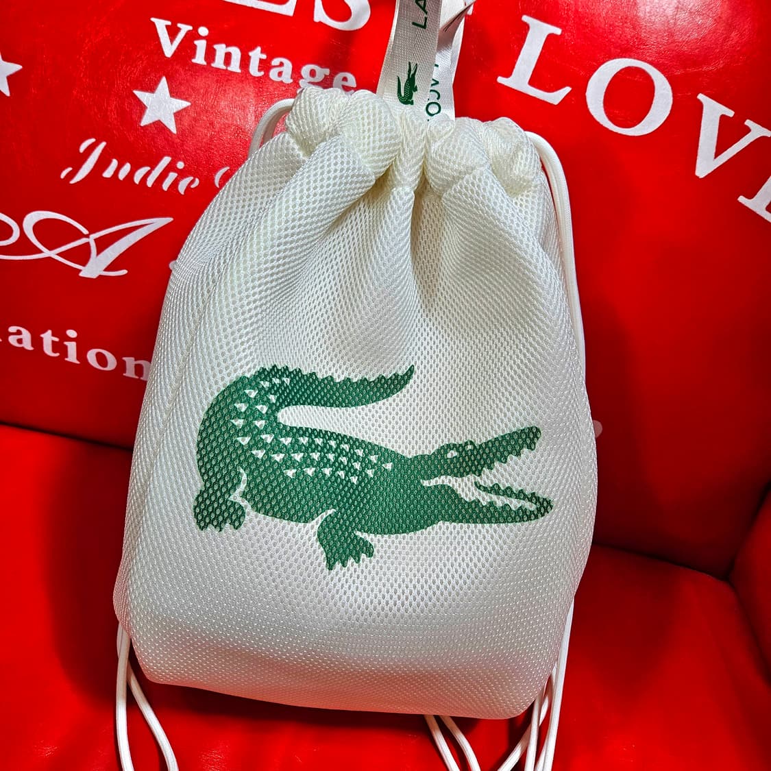 라코스테(Lacoste) 시그니처 빅로고 메쉬드 토트백 + 백팩 상품이미지1