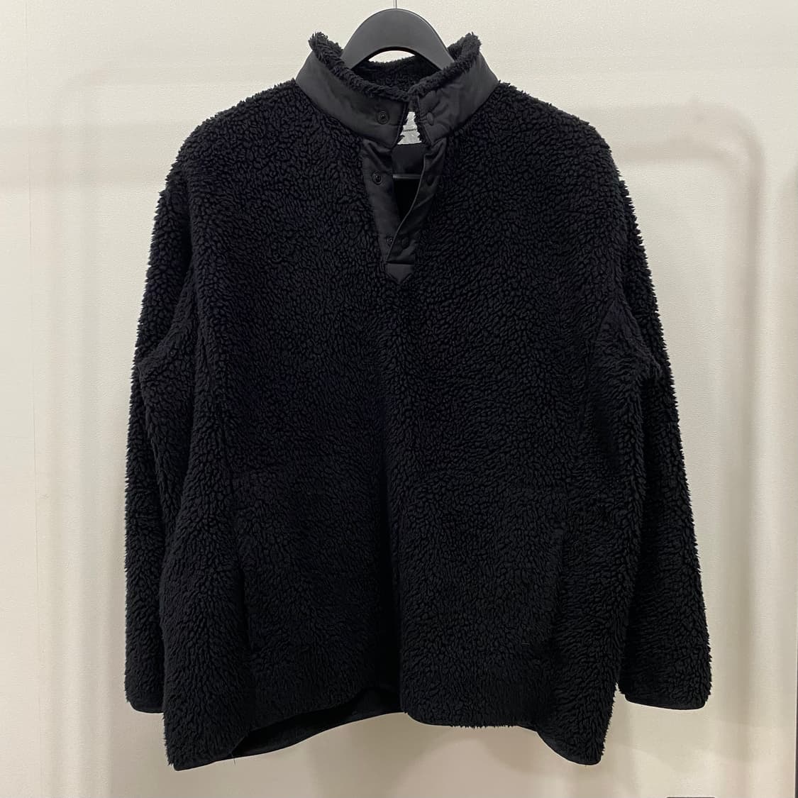 유니클로 화이트마운티니어링 풀오버 후리스 블랙 상품이미지1