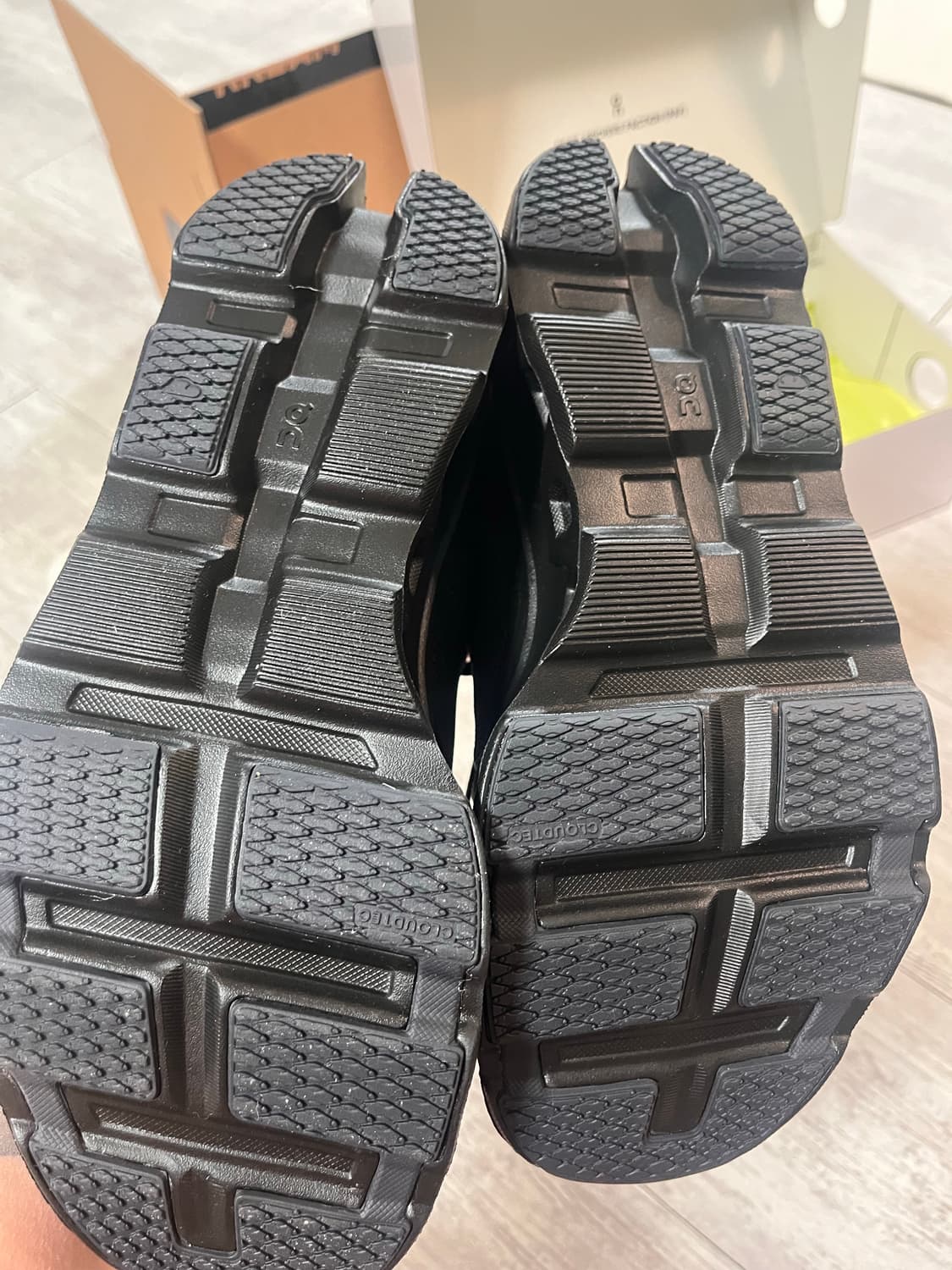 온러닝 파프 클라우드몬스터 260 블랙 상품이미지2