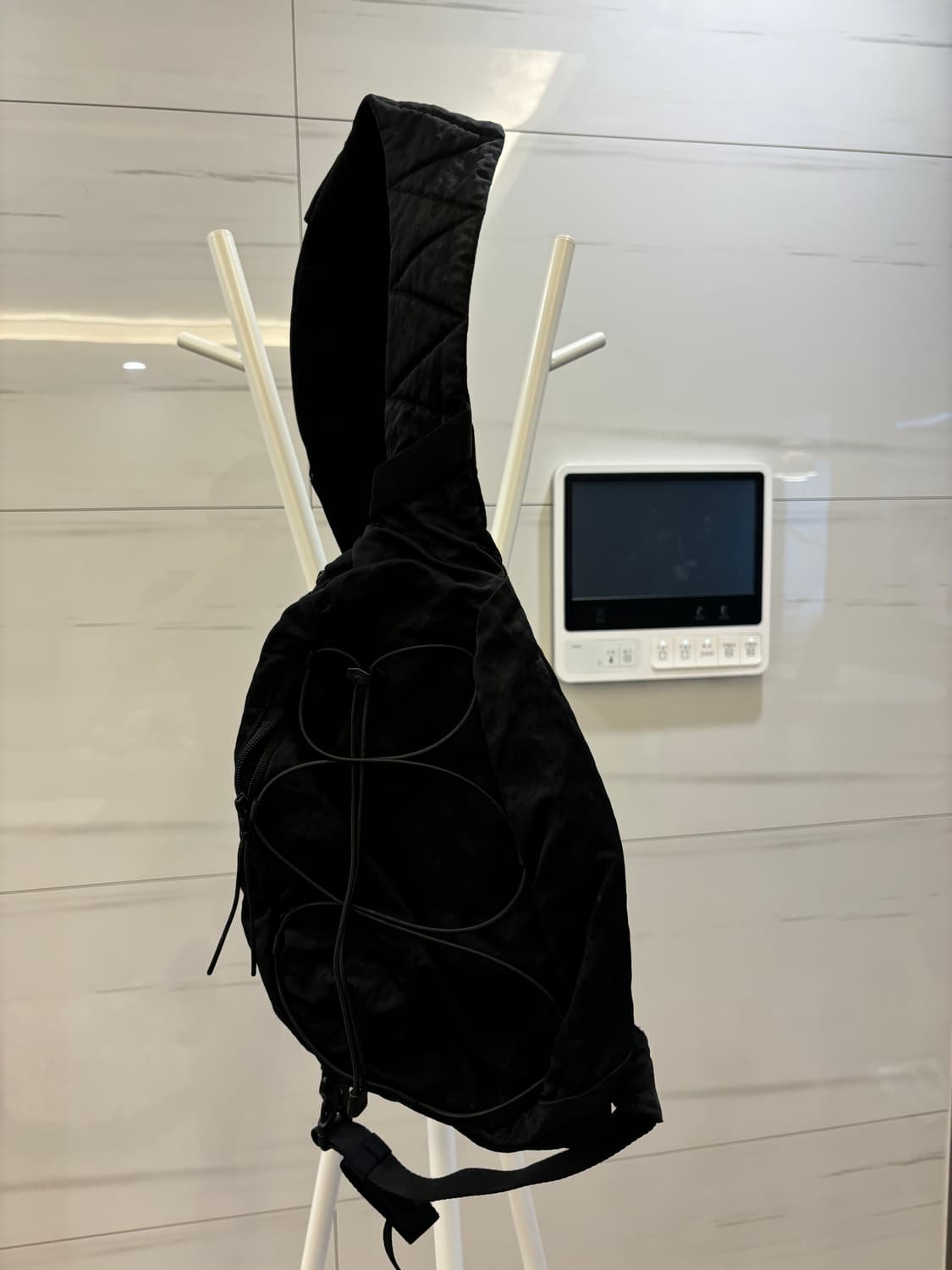 cp company 씨지컴퍼니나일론 B 크로스바디 렌즈 크로스백 - 블랙 상품이미지2