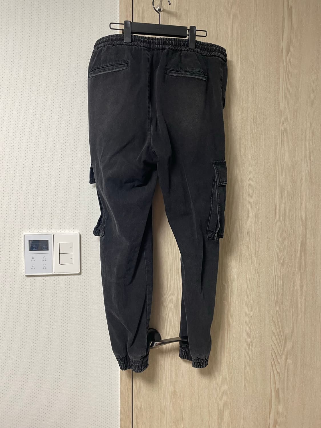 52사이즈, 준지 흑청 데님 조거팬츠 상품이미지6