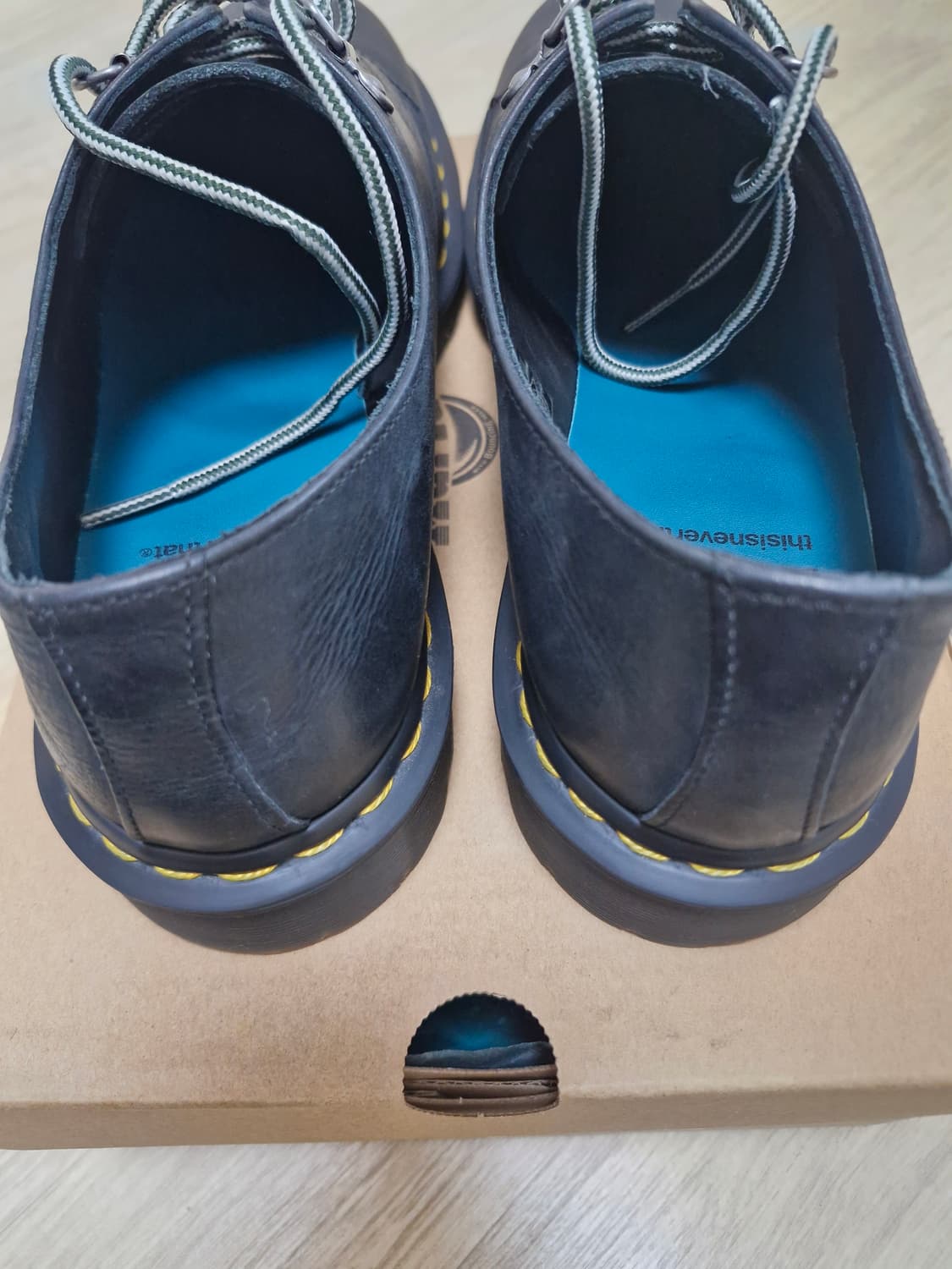 닥터마틴x디스이즈네버댓 콜라보 1461 280사이즈 판매합니다 상품이미지2