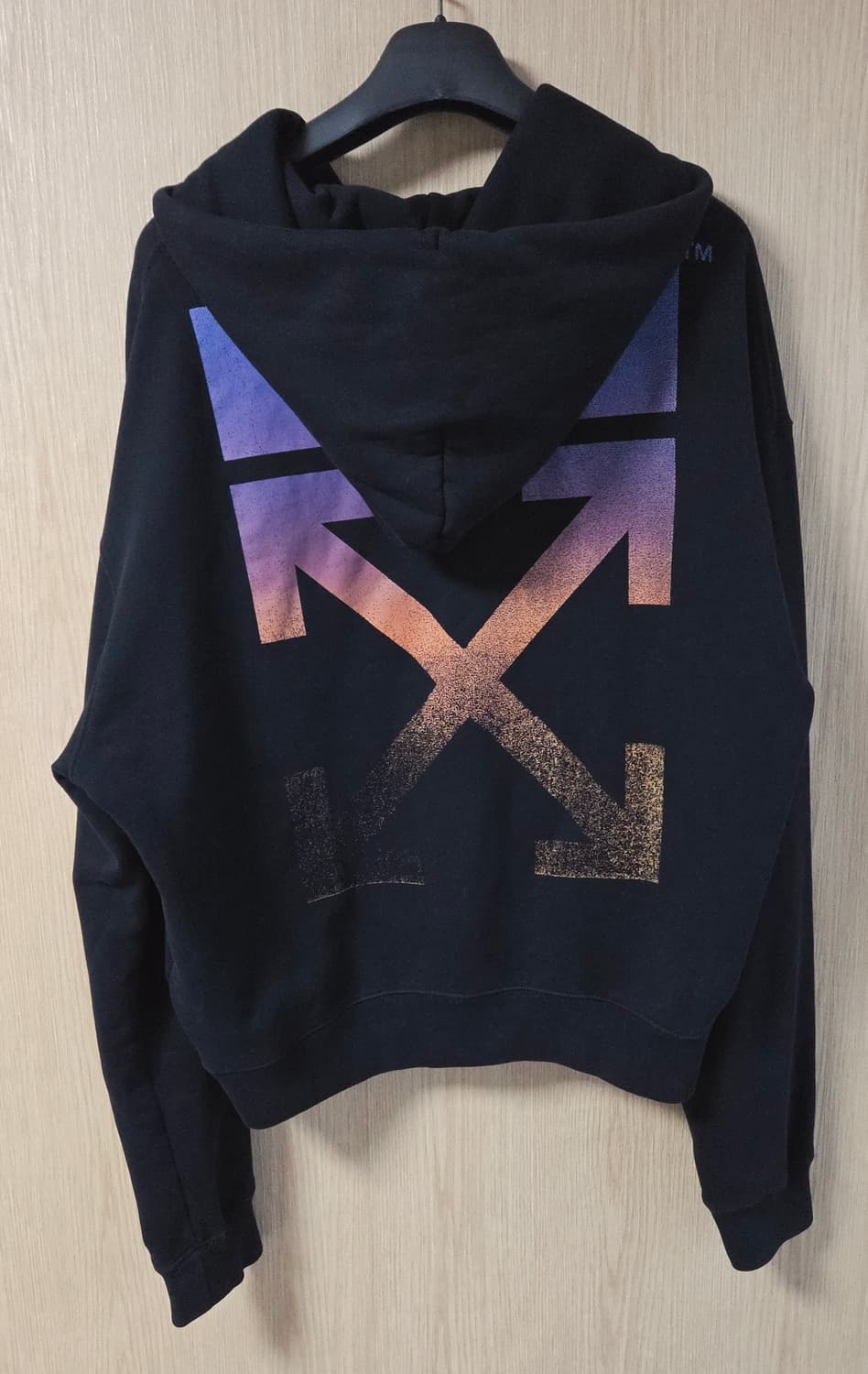 (착샷) 오프화이트 디그레이드 애로우 오버핏 후드 티셔츠 상품이미지5